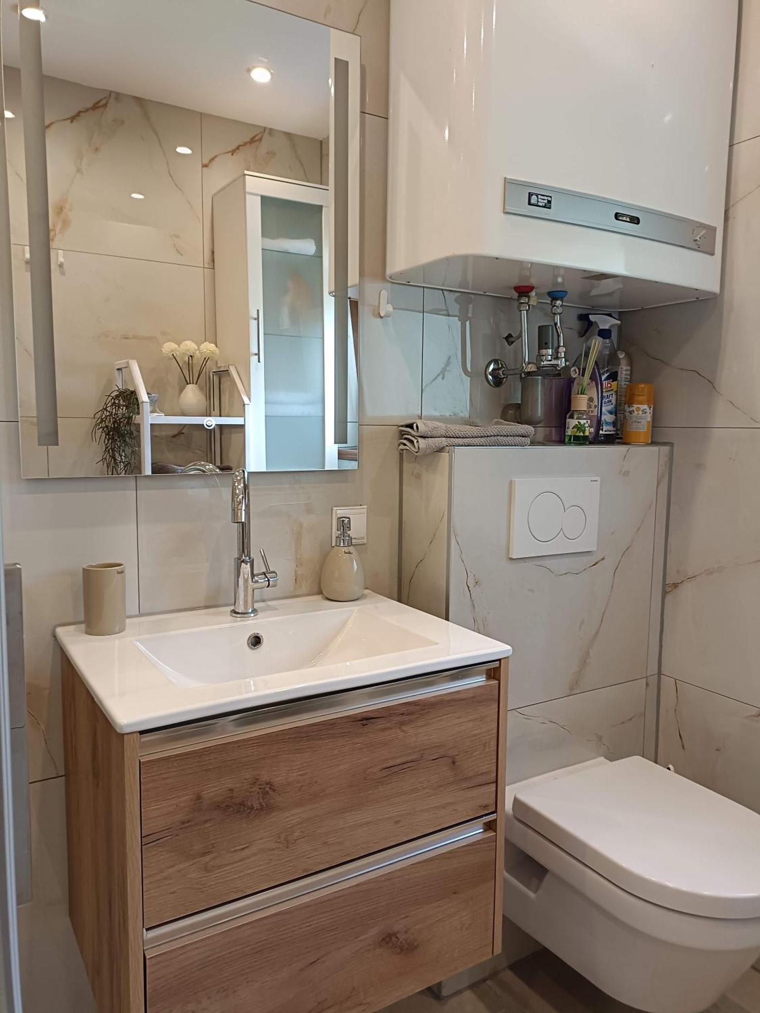 Haus Flora - Ferienwohnung بودينسدورف المظهر الخارجي الصورة
